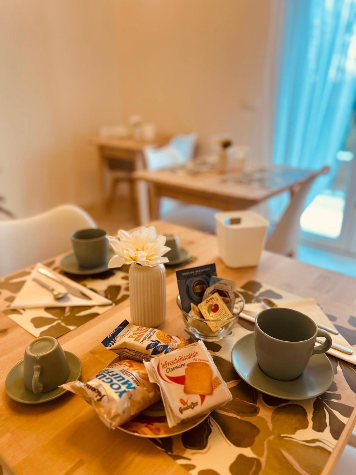 La Casa Nel Bosco Hotel Borzano Bagian luar foto